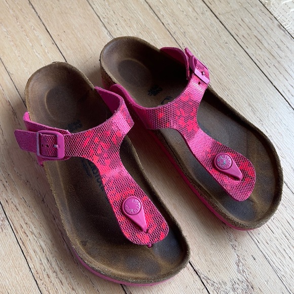 Birkenstock Other - Birkenstock sandals size 32 great condition